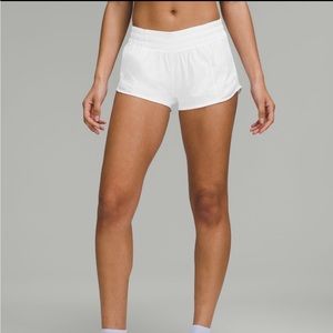Lulu Lemon Hotty Hot low-rise lined Shorts 2.5” White